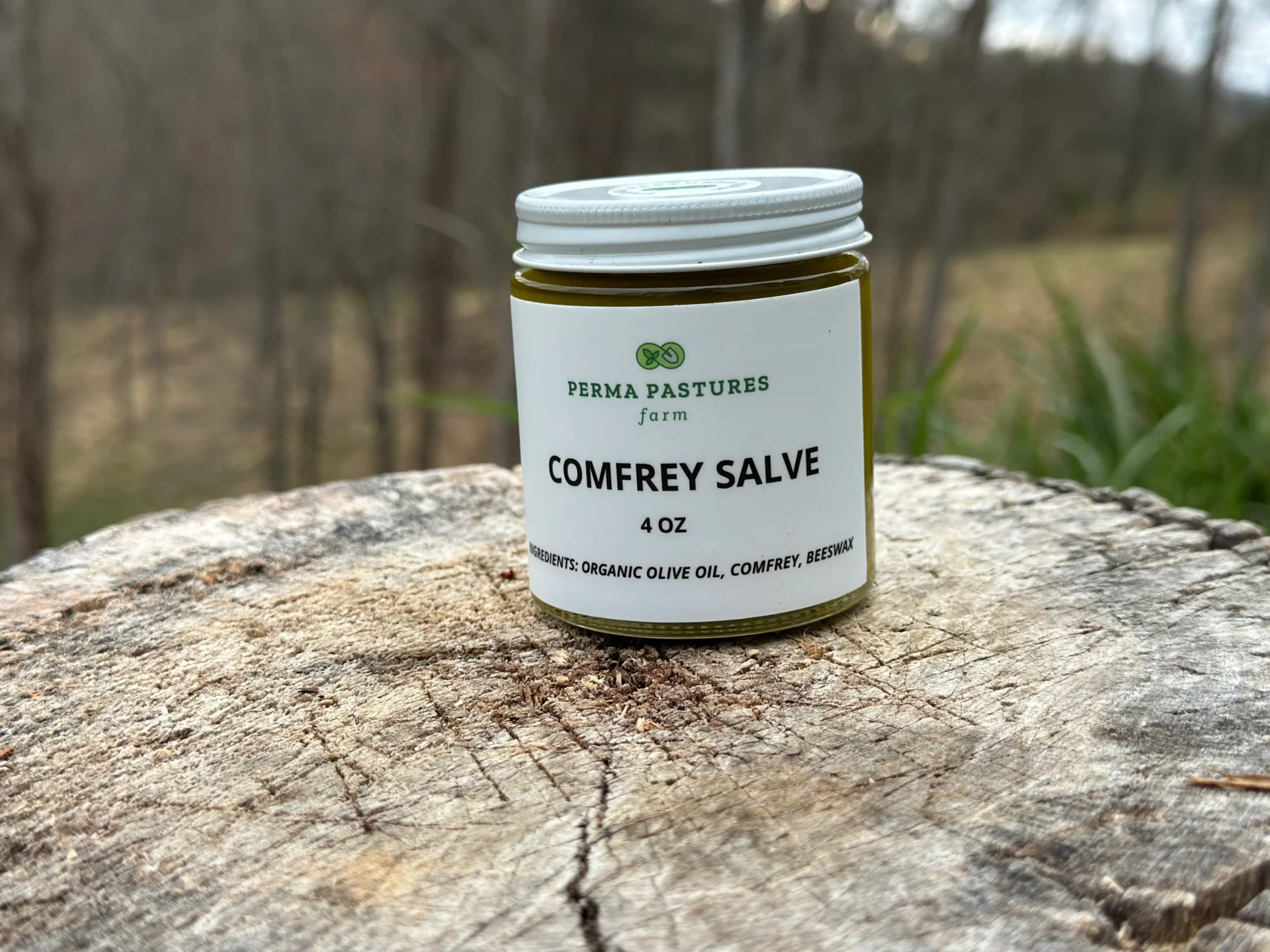 What Dermatologists Say About Using Comfrey Salve on Skin