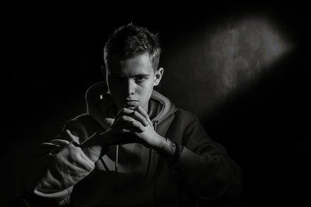 10 Early Warning Signs of a Toxic Teenager Every Parent Should Know